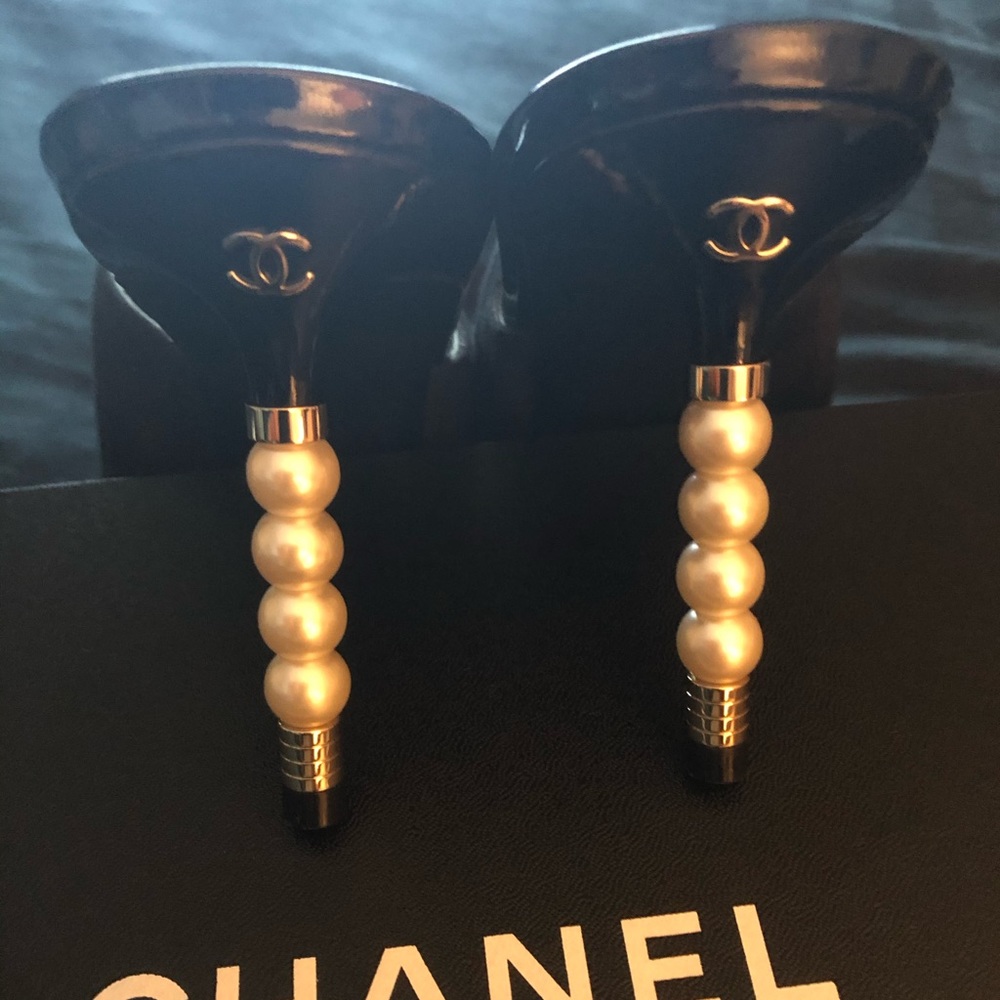 CHANEL 🔥🔥🔥 - Picture 8 of 15